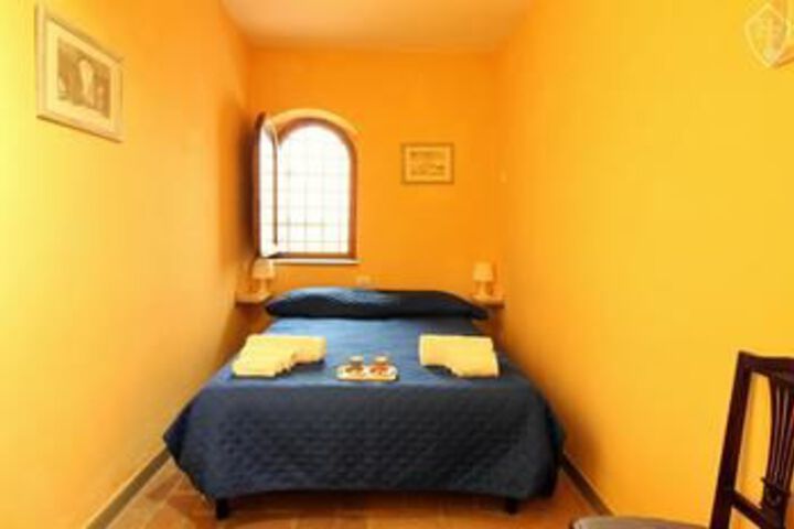 Room 7 of 17