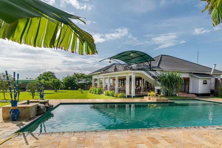 Pool 20 of 32