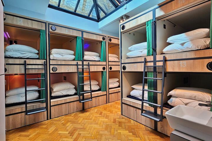 Room 13 of 46