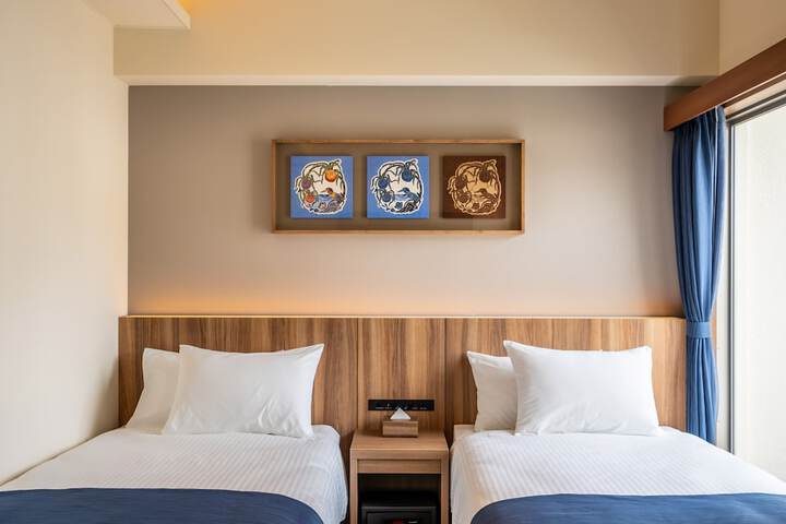 Room 6 of 30