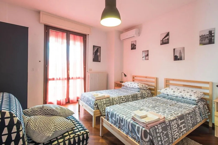 Room 2 of 17