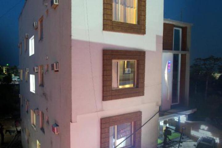 Hotel Trinity at Katra