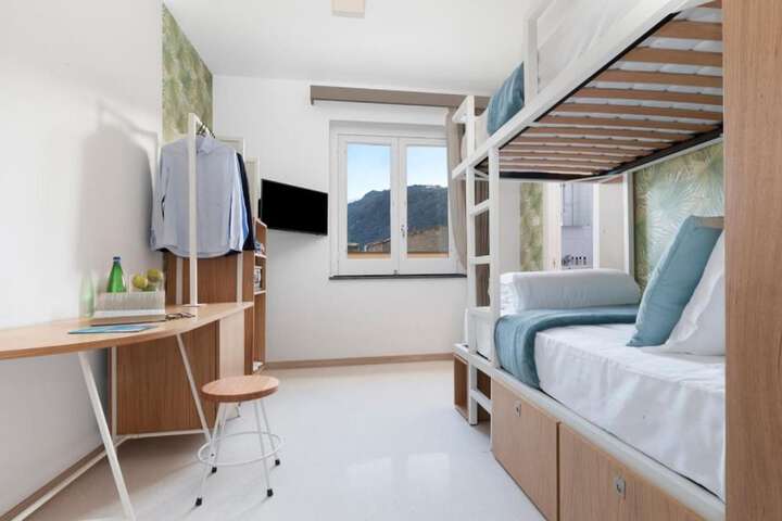 Room 16 of 99