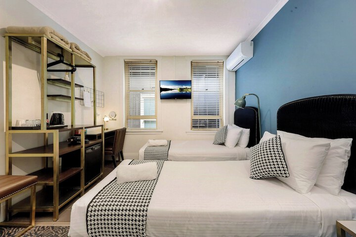 Room 15 of 37