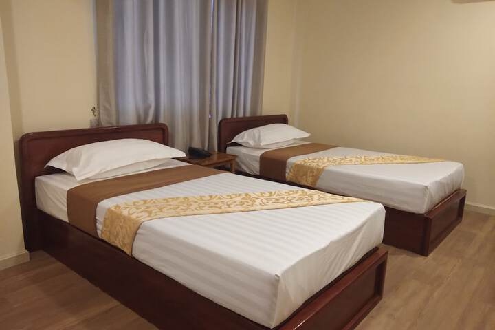 Room 12 of 28