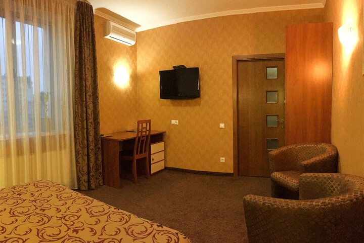 Room 52 of 81