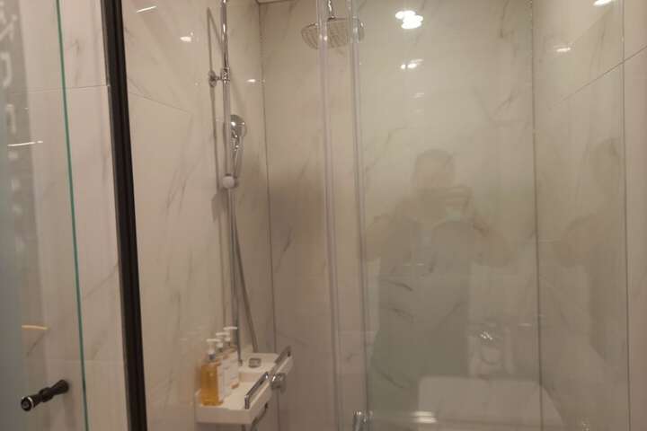 Room 20 of 33