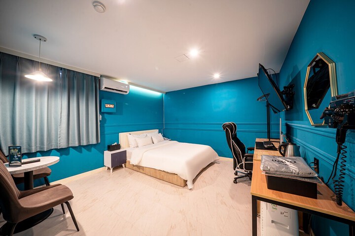 Room 11 of 57