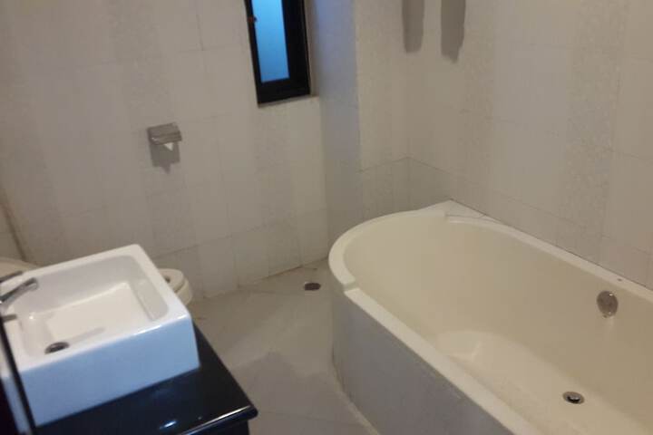 Room 7 of 8