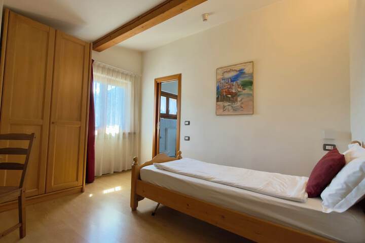 Room 60 of 148