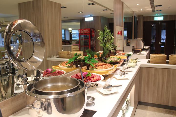 Dining 78 of 90