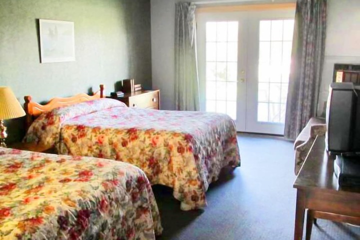 Room 4 of 37
