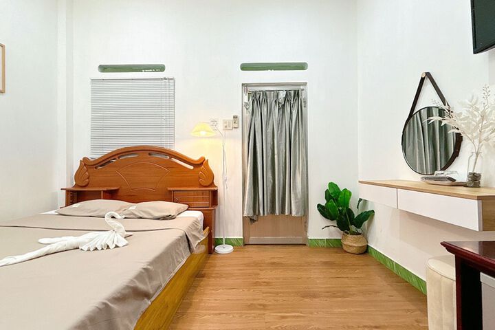 Room 19 of 108