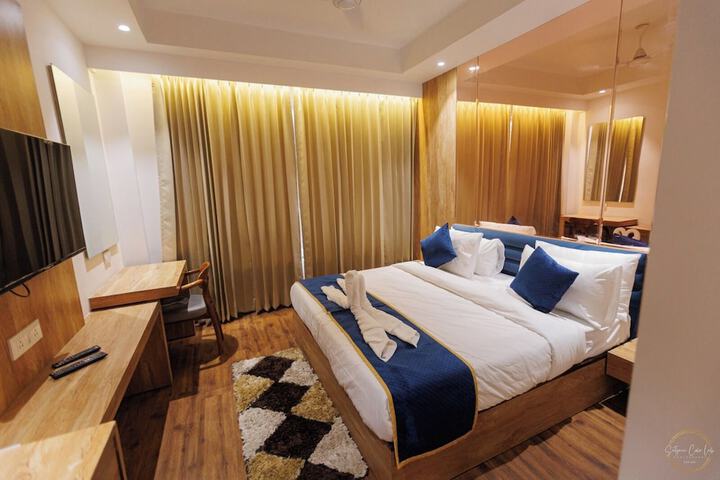 Room 5 of 6