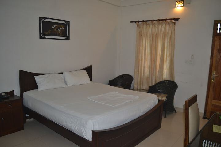 Room 7 of 14