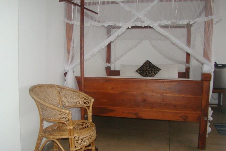 Room 5 of 20