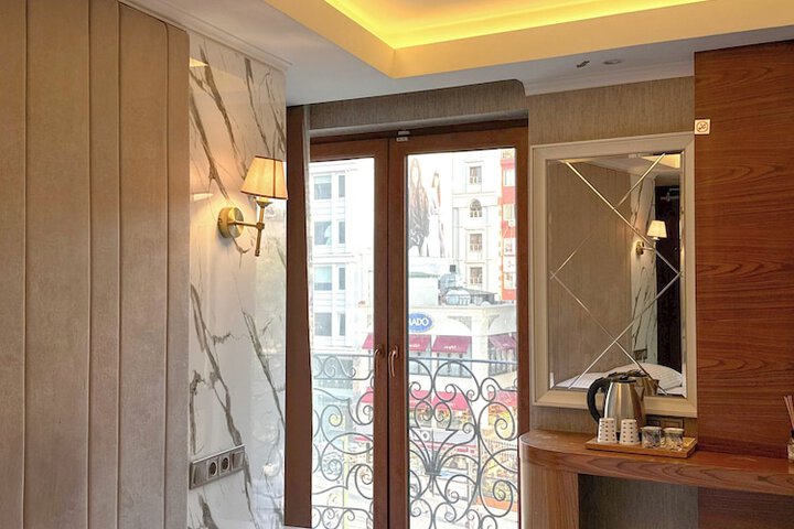 Room 21 of 40