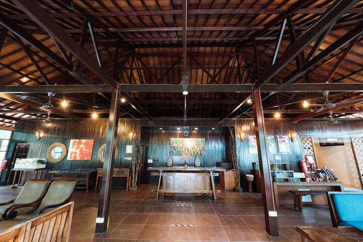 Hotel Interior 10 of 414