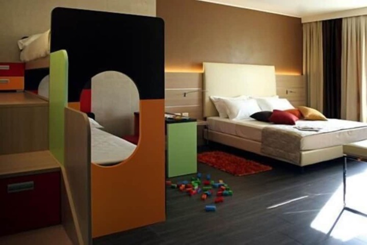 Room 42 of 66