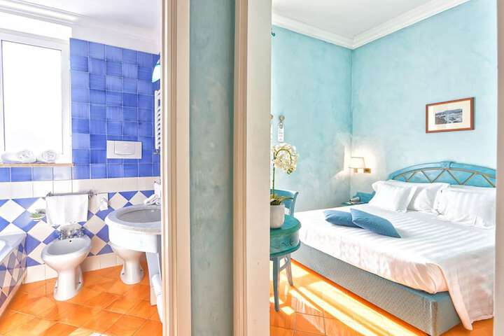 Room 4 of 94