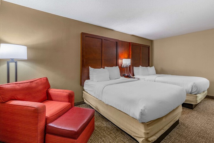 2 Double Beds (8 of 8)