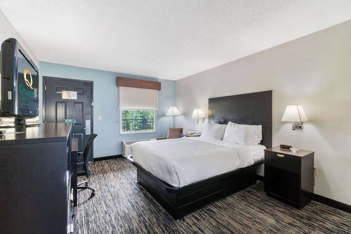 Room 6 of 27