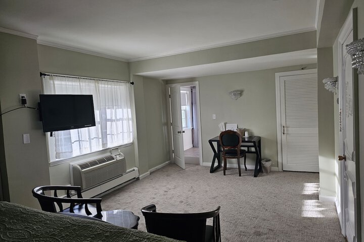 Room 115 of 206