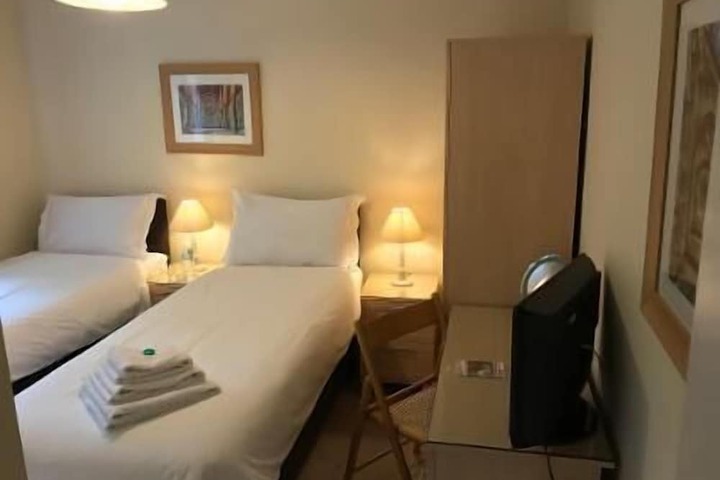 Room 12 of 30
