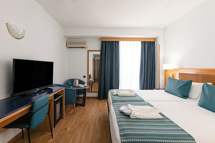 Room 18 of 48