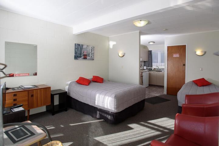Room 14 of 36