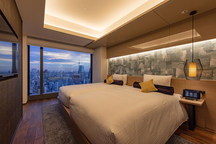 Room 16 of 76