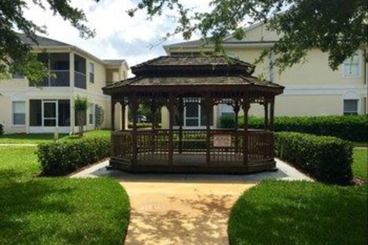 Hotel Exterior 6 of 26