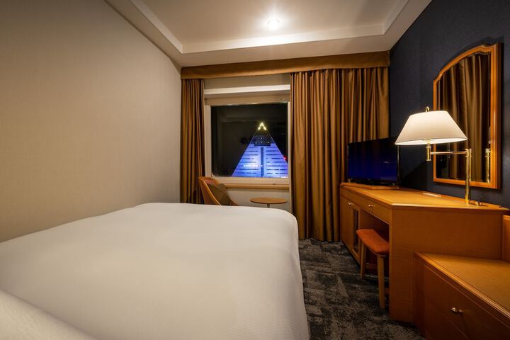 Room 18 of 86