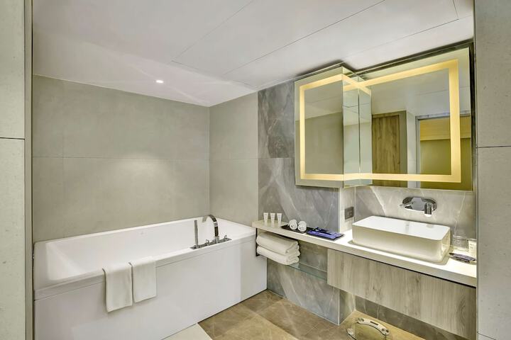 Room 16 of 29