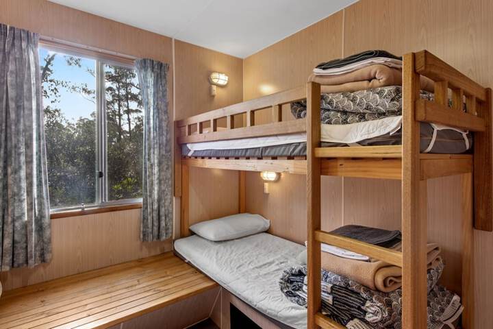Room 18 of 102