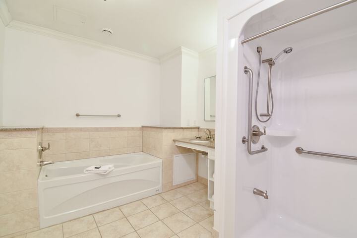 Double Premium King Bed (4 of 11)
