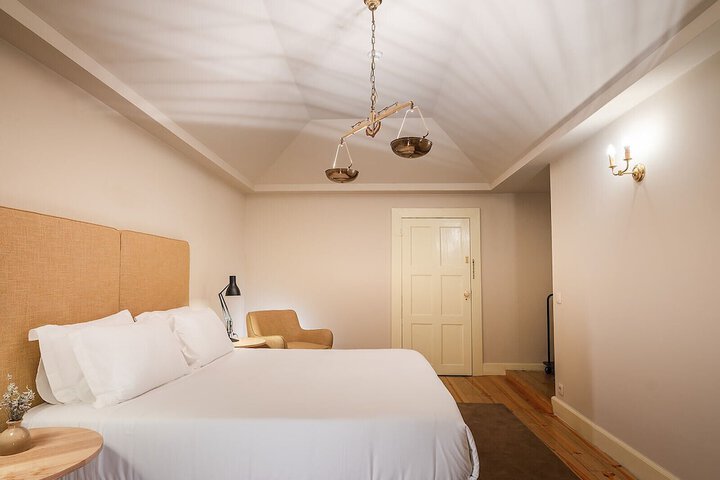 Room 27 of 126
