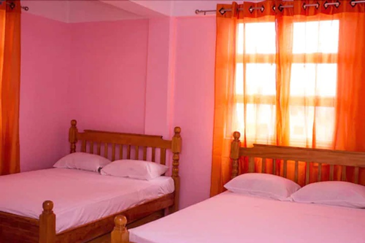Room 5 of 92
