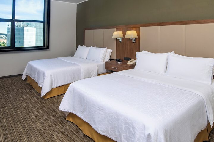 Room 14 of 61