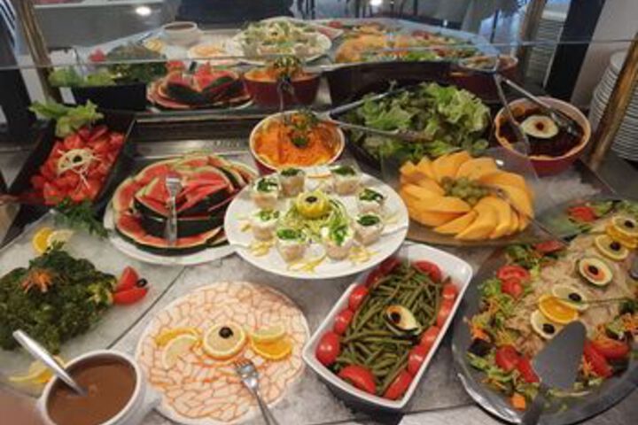 Dining 11 of 28