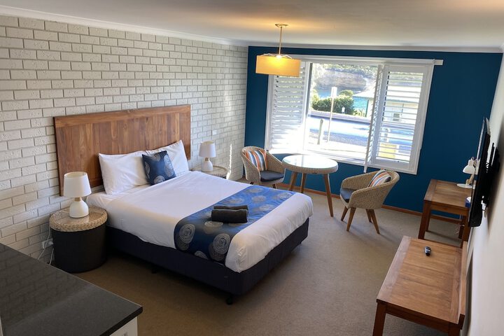 Room 8 of 50