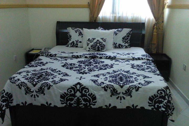 Room 2 of 7