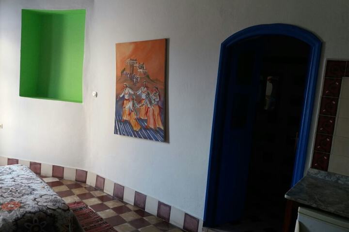 Room 9 of 48
