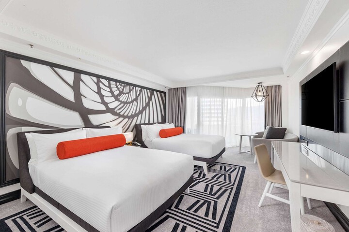 Room 42 of 148