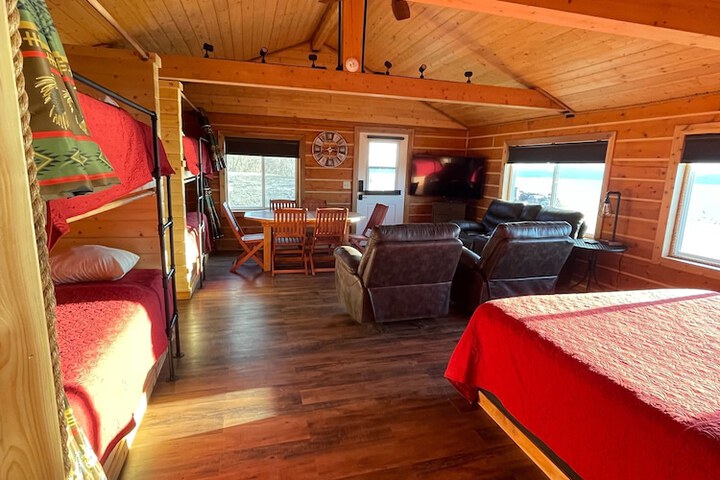 Room 3 of 27