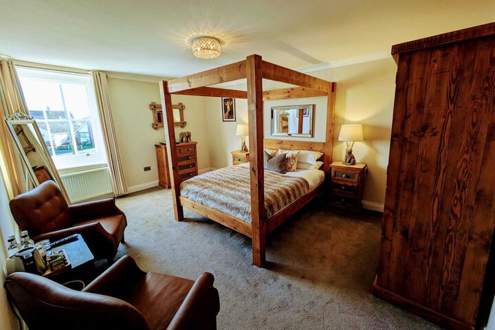 Room 11 of 36