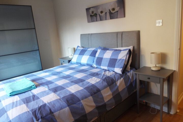Room 3 of 28