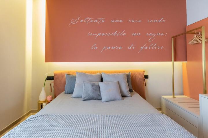 Room 10 of 25