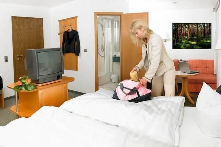 Room 6 of 23