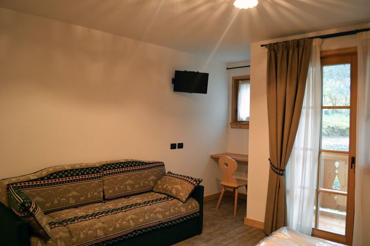 Room 3 of 23